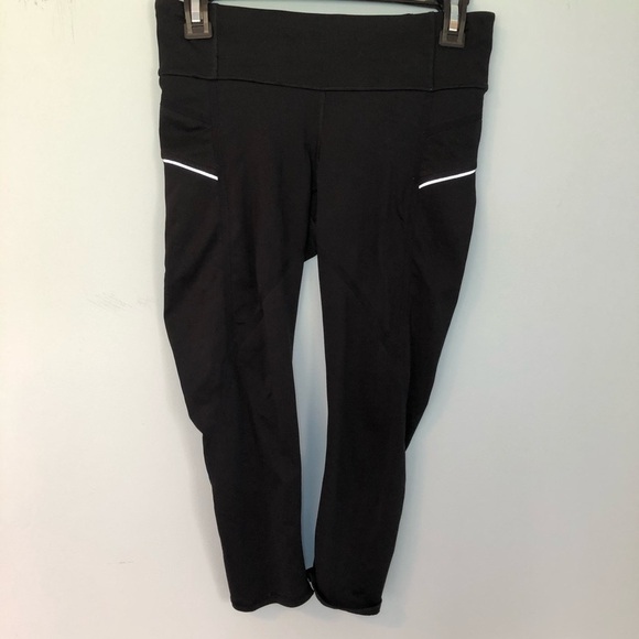 Athleta Pants - Athleta Black Chaturanga Capris Size XS
